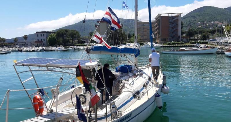 La barca a vela "Teta" alla partenza dal porto di La Spezia - foto Ufficio stampa Lipu 